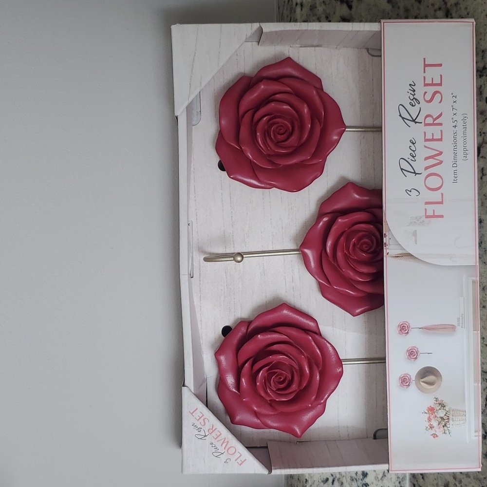 3 Piece Resin Flower Set